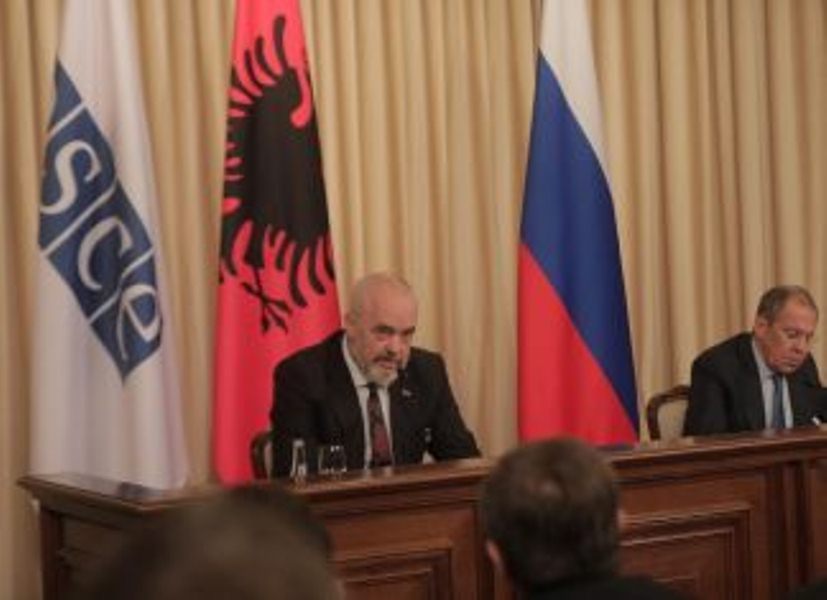 Rama në Moskë: Zgjidhje paqësore për krizën në Ukrainë