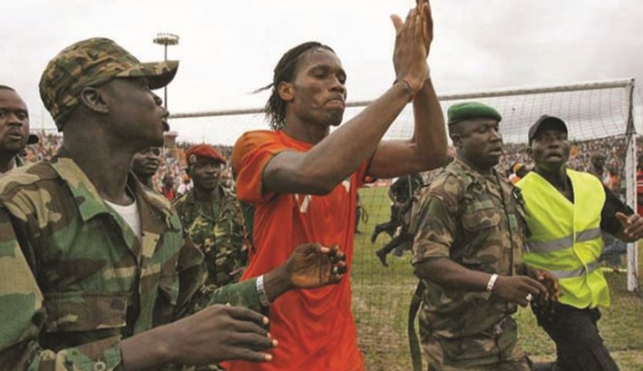 Didier Drogba ndihmoi për të ndaluar luftën civile në vendin e tij