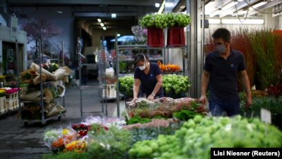 Austria lehtëson izolimin, rihapen disa biznese