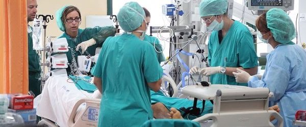 52 punonjës shëndetësor të infektuar me Covid 19