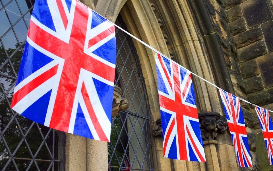 Britania regjistron rënien më të madhe mujore të PBB që nga viti 1997