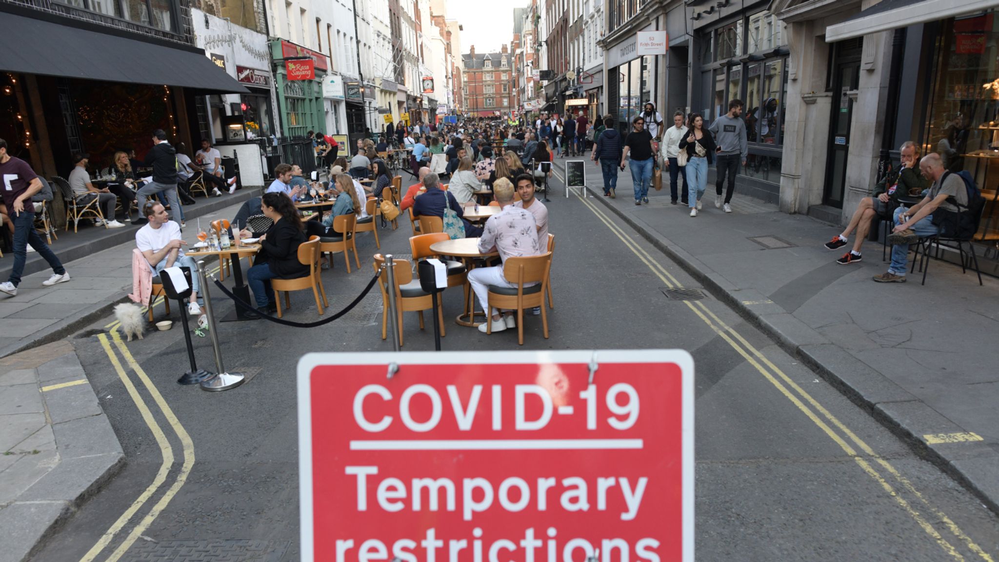 Çfarë i bën njerëzit të binden ose të refuzojnë kufizimet prej koronavirusit?