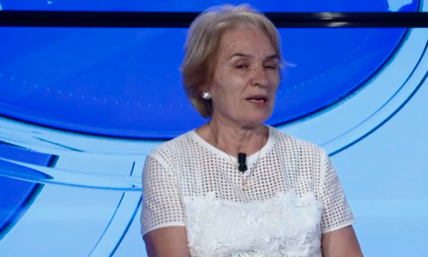 Rrëfimi i delegates: U mbyllëm në Kuvend, s’kishim as bukë, Adem Mikullovci bënte humor e delegatët këndonin