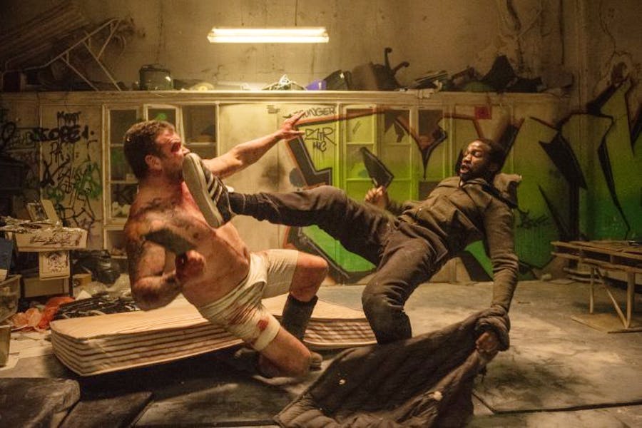 Aktorët shqiptarë pjesë e serialit të momentit në Britani “Gangs of London”