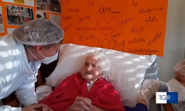 106-vjeçarja mposht Covid-19