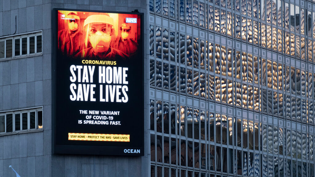 Varianti i ri Covid-19 në Britani mund të jetë më vdekjeprurës