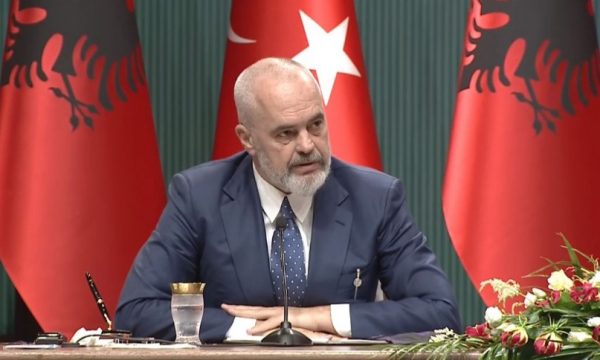 Rama: Ndihma e Turqisë nuk na ka munguar, spitali i Fierit për tre muaj gati