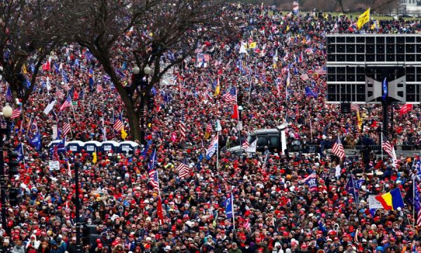 Përkrahësit e Trumpit marshojnë në Uashington