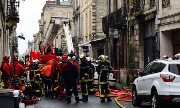 Një e vdekur e 10 të lënduar nga një shpërthim në Francë
