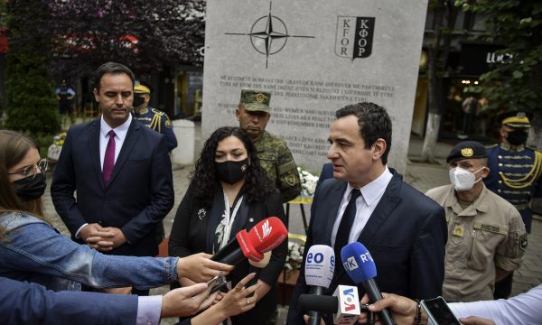 Kurti: Pse armatoset Serbia, kur ende nuk ka kërkuar falje për krimet masive që ka bërë 22 vite më parë