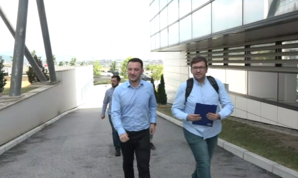 PSD-ja dorëzon në Prokurori kallëzim penal për pagesën prej 5 eurp shtesë për veturat