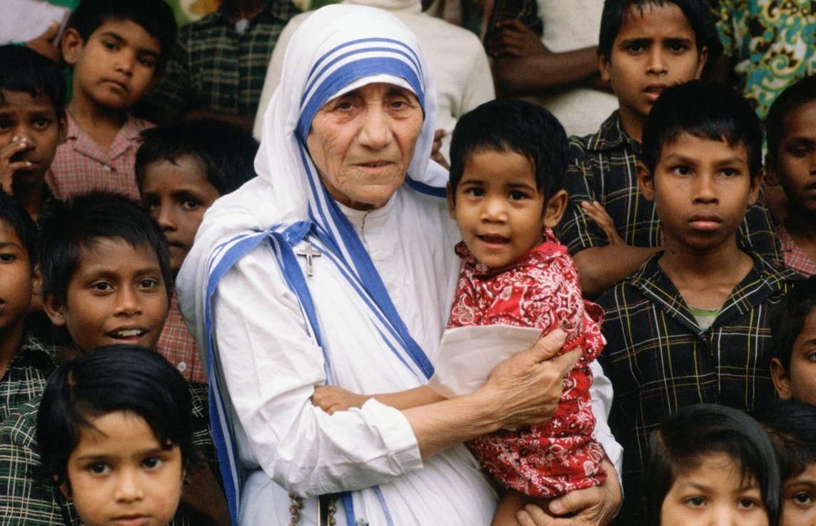 Pesë vite nga Shenjtërimi i Nënë Terezës!