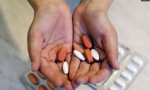 Si duhet të përdoren pilulat kundër koronavirusit?