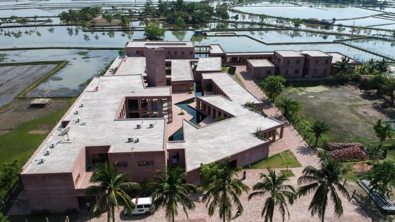 Çmimi për ndërtesën më të mirë në botë u fitua nga spitali që mbledh ujërat e shiut në Bangladesh