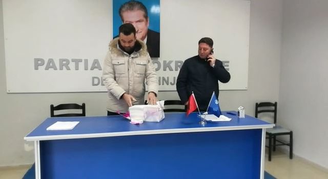 Kandidatët e Rithemelimit garojnë sot në 6 bashki për zgjedhjet e 6 marsit
