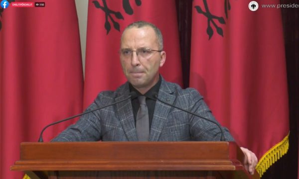 Këshilltari ligjor i Metës: Ja tre shkeljet e kryera nga Kuvendi për shkarkimin e Presidentit