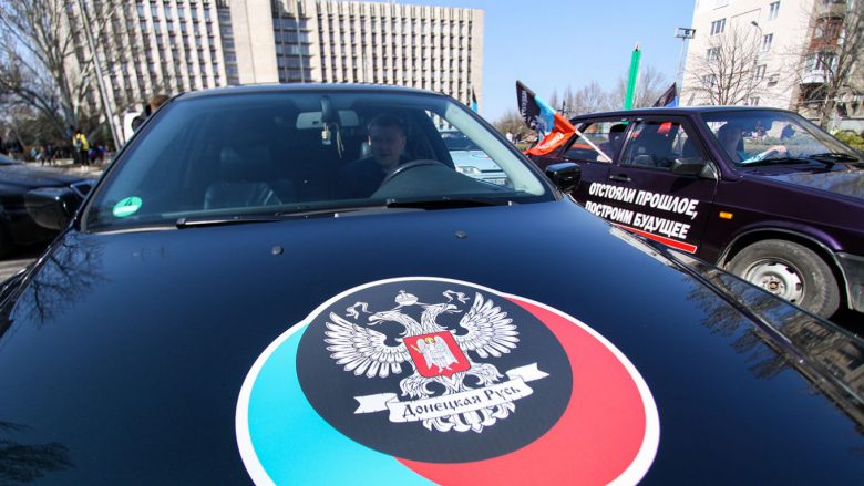 Facebook dhe YouTube bllokojnë llogaritë e separatistëve pro-rusë në Ukrainë