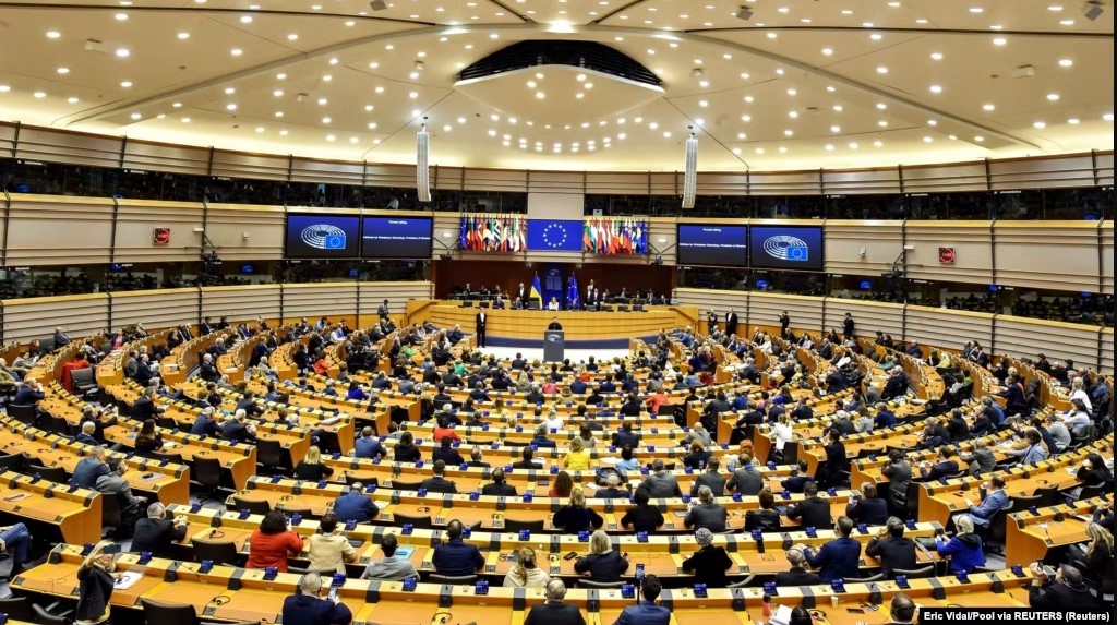 Miratohet liberalizimi i vizave për Kosovën