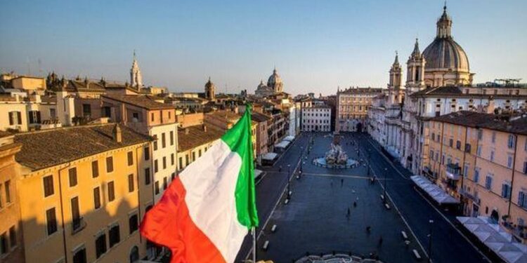 Lejet e qëndrimit 3 vjeçare, lajm i mirë për shqiptarët në Itali