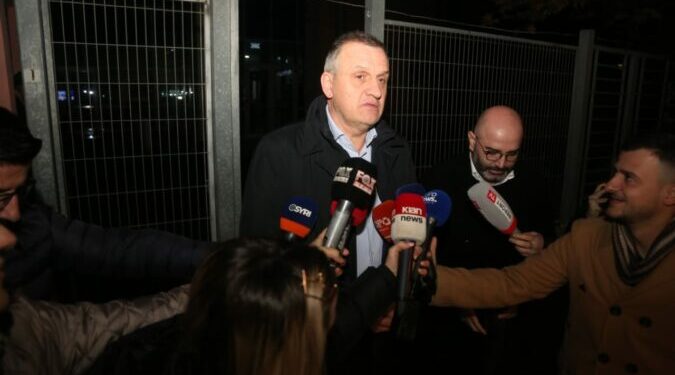 Ish-ministri Beqaj flet për gazetarët: Ja për çfarë u pyeta