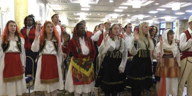 Betohen 35 vullnetarë amerikanë të Korpusit të Paqes, do shërbejnë në arsim, shëndetësi e bashki! Wisner: Do të keni shumë për të mësuar nga shqiptarët