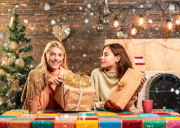 Këto shenja të horoskopit ‘çmenden’ për Krishtlindje