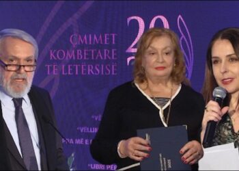 Ndahen 6 Çmimet Kombëtare të Letërsisë! Juria e kryesor nga Mehmet Kraja zgjedh romanin e Çapalikut, si më të mirin për 2022!