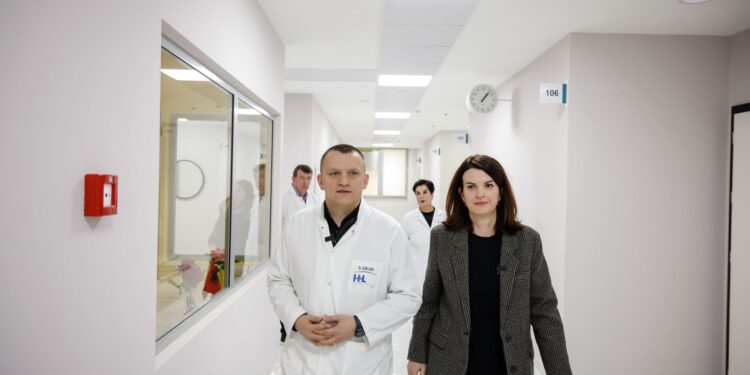 Ministrja Koçiu: Së shpejti nis rikonstruksioni i Spitalit Lezhë, shërbime më të mira për rreth 200 mijë qytetarë