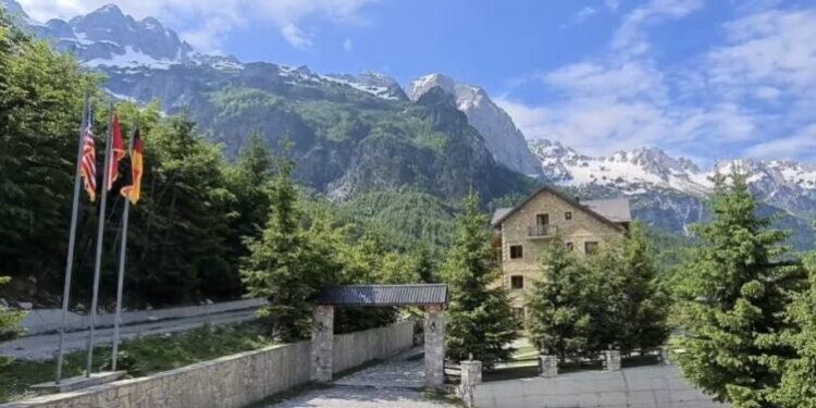 VOA: Qarku i Kukësit mes emigrimit të të rinjve dhe varfërisë