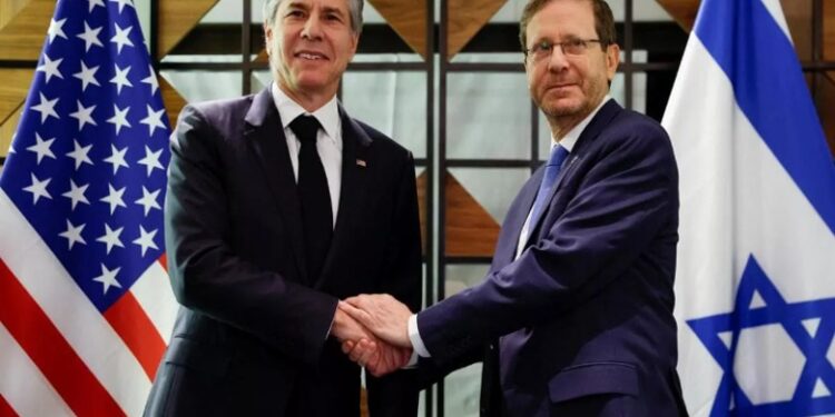 Herzog për Blinken: Le të bëjmë gjithçka që mundemi për të reduktuar viktimat civile në Gaza