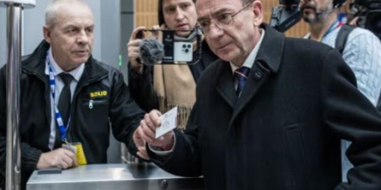 U arrestua një ditë më parë, ish-ministri i Brendshëm polak paralajmëron grevë urie