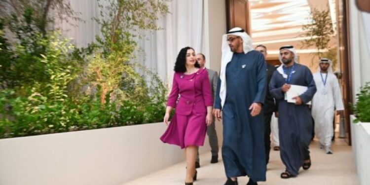 Emiratet e Bashkuara Arabe heqin vizat për Kosovën, Osmani falënderon Sheikun Bin Zayed që ka pranuar propozominin e saj