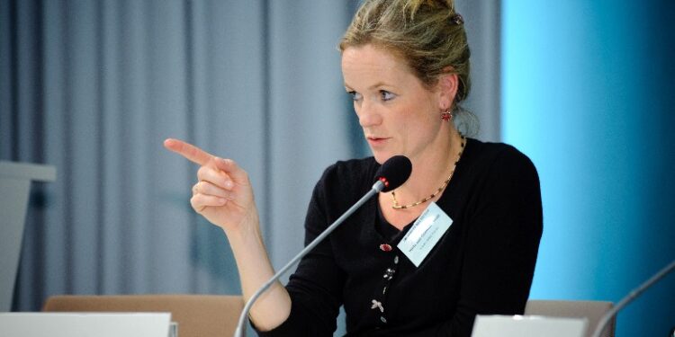 Njohja reciproke e targave, raportuesja e PE-së për Kosovën: Hap drejt njohjes nga Serbia