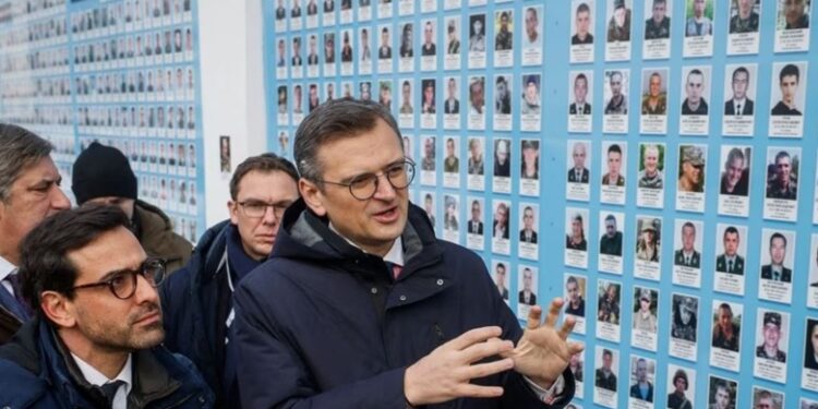 Rusia bombardon Ukrainën gjatë vizitës së ministrit francez në Kiev