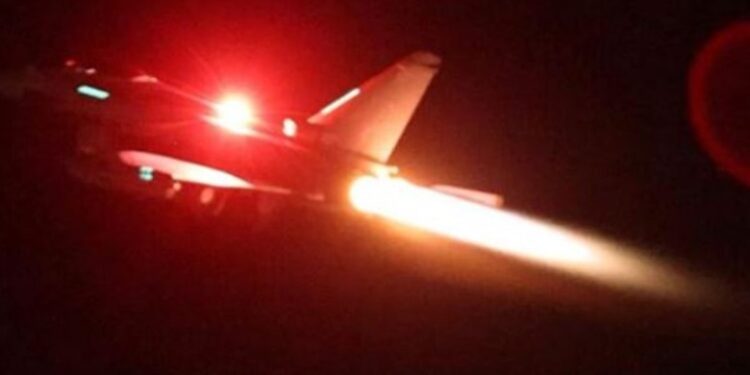 Vijojnë sulmet në Detin e Kuq, SHBA: Shkatërruam dy raketa të Houthi