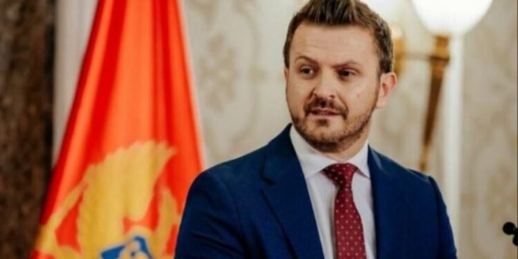 Ministri Dukaj në qeverinë e Malit të Zi: Shqiptarët japin dorëheqje nëse iniciohet tërheqja e njohjes së Kosovës