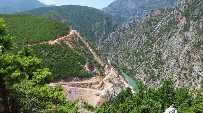 Projekti i Skavicës kundërshtohet në Kushtetuese edhe për dëmet mjedisore