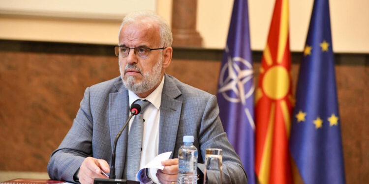 Talat Xhaferi përgatitet për kryeministër të Maqedonisë, jep dorëheqje nga detyra e kryetarit të Kuvendit