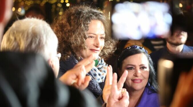 Si i ka kaluar ditët e arrestit shtëpiak ish-kryeministri? Ja si përgjigjet e bija Argita Malltezi: Punë non-stop dhe…