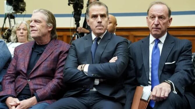 Kaos në sallën e Dhomës së Përfaqësuesve, djali i Presidentit Joe Biden largohet me vrull pas vetëm 10 minutash