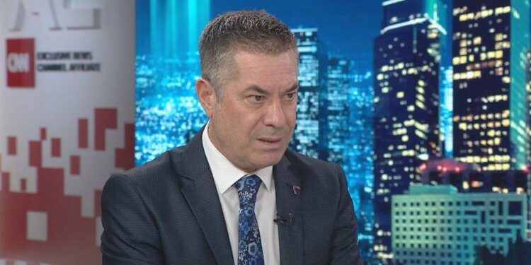 Analiza/ Lorenc Vangjeli: Ndëshkimi i Ben Blushit si komplotist