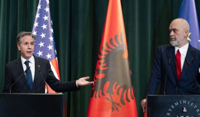 Vizita në Shqipëri, Blinken: Diskutime mbi mbështetjen tonë në luftën kundër korrupsionit