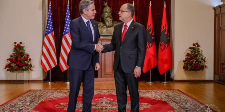 Zbardhet takimi midis sekretarit Blinken dhe Presidentit Begaj: Partneriteti jonë strategjik do të zgjasë për shumë se 100 vite të tjera