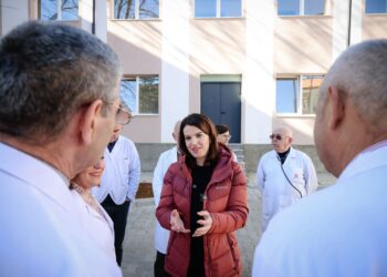 Ministrja Koçiu në Spitalin Bashkiak të Mirditës: Brenda pak javësh finalizojmë punimet
