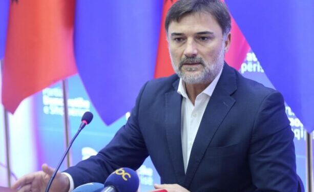 Amendamenti i PD për amnistinë penale, Alibeaj prezanton dokumentin në Komisionin e Ligjeve