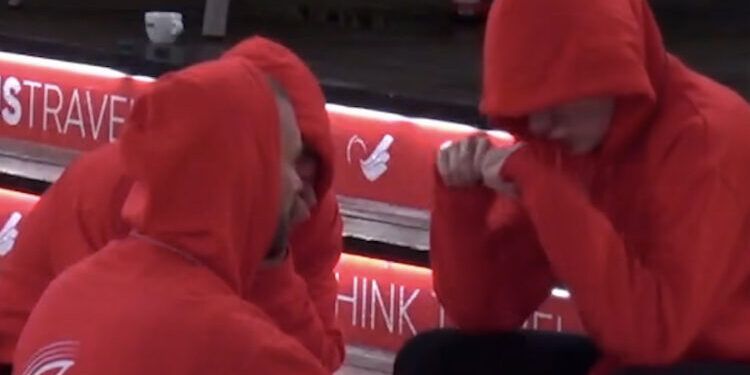 Heidi përlotet në oborr/ Romeo: Të kam zemër moj