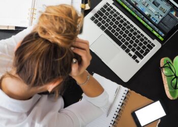 Mungesa e përqendrimit, normalitet apo një sëmundje e re mendore?