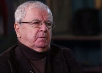 Spartak Ngjela në “Mes dy botëve”: “Himara nuk është minoritare, është qendra e LabësisëGreqishtja e vjetër ka qenë gegnishtja”