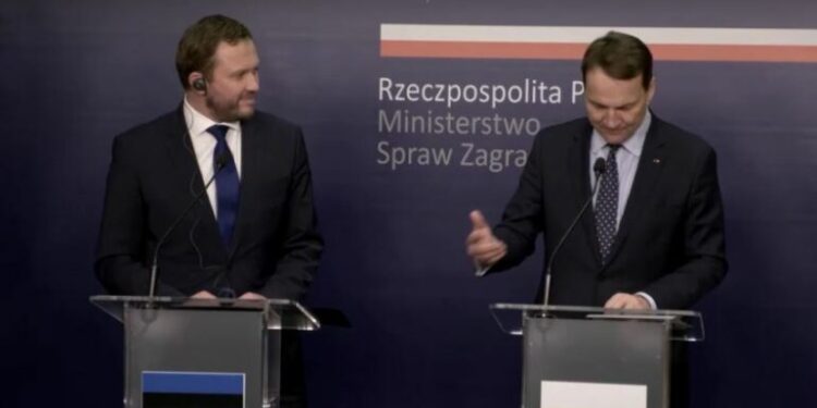 Polonia dhe Estonia thirrje SHBA-së që të miratojë paketën e ndihmës ushtarake për Ukrainën