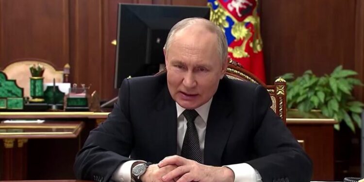 Presidenti rus, Vladimir Putin reagon pas shqetësimeve amerikane për vendosjen e armëve bërthamore në hapësirë